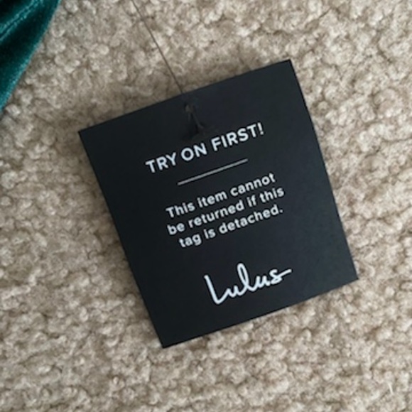 NEW with tags Green LuLus Velvet Cutout mini dress - Picture 3 of 5